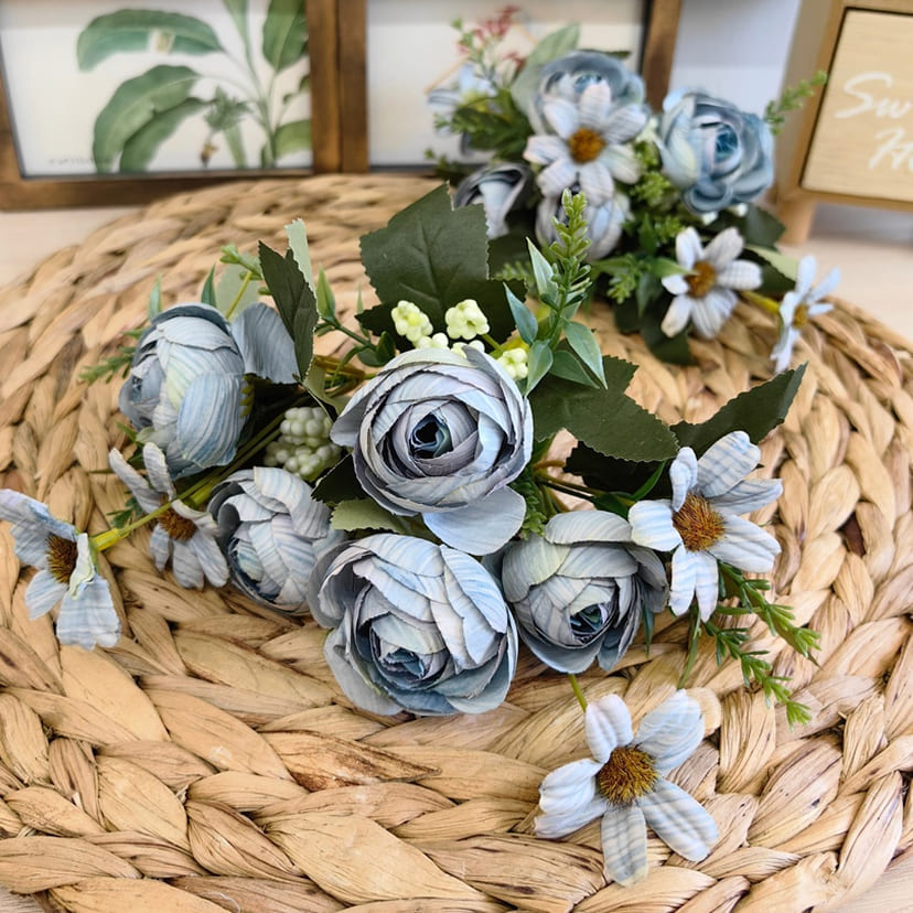 Искусственные цветы в Подольске | Цветы искусственные «Камелии с мелкоцветом», голубые, букет